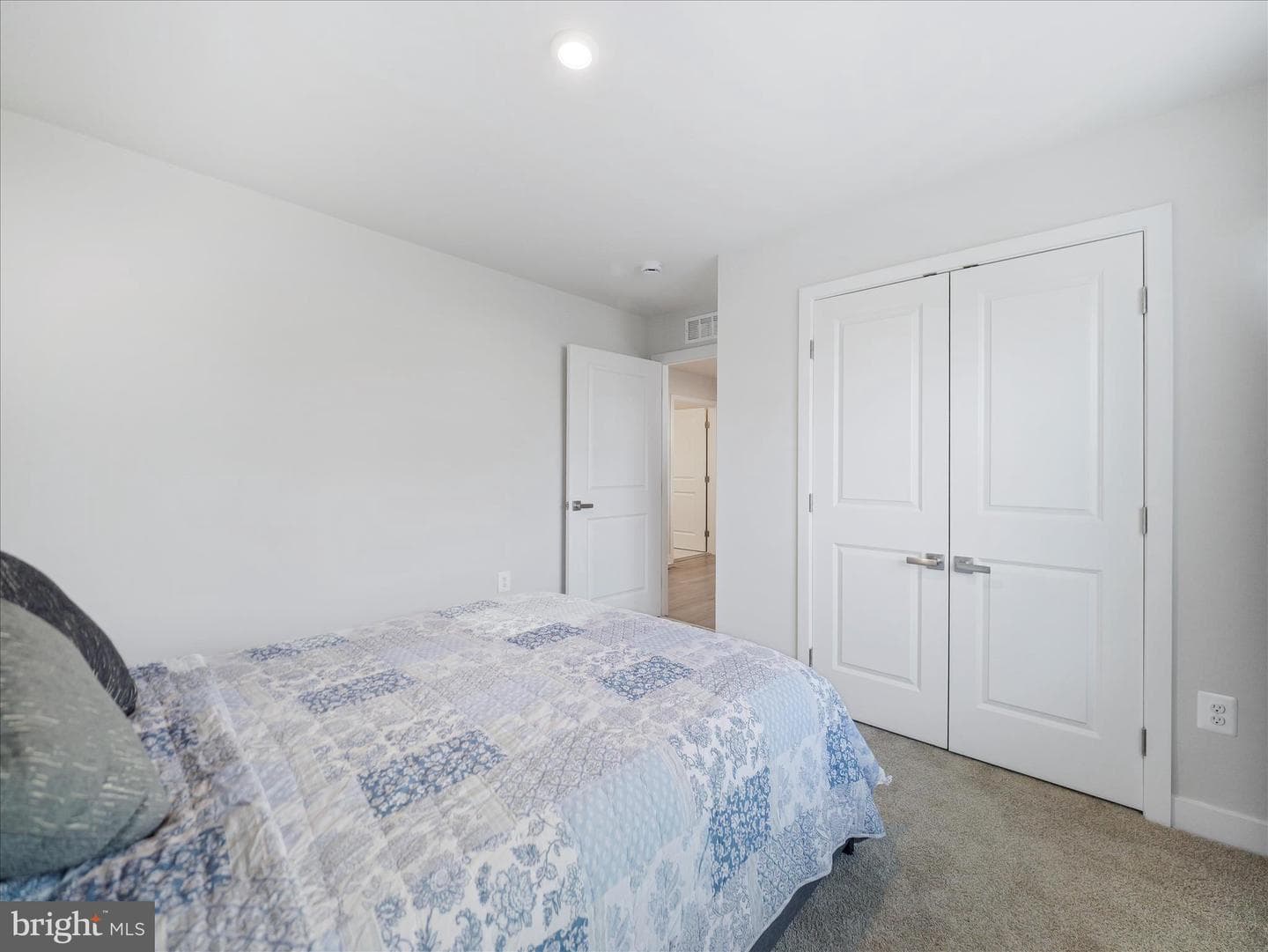 1864 Shannon Dr S photo 20