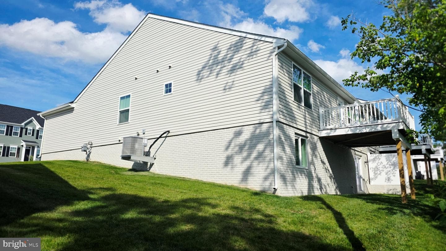 1864 Shannon Dr S photo 32