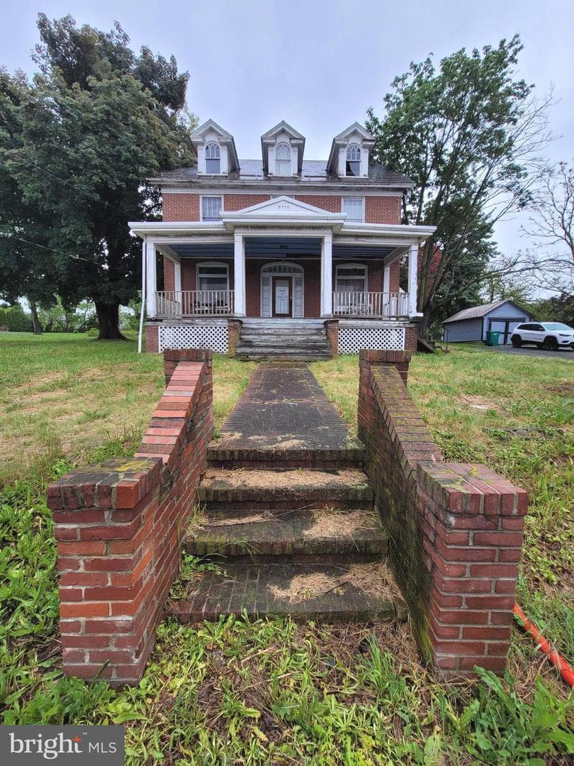 8786 Anthony Highway photo 1