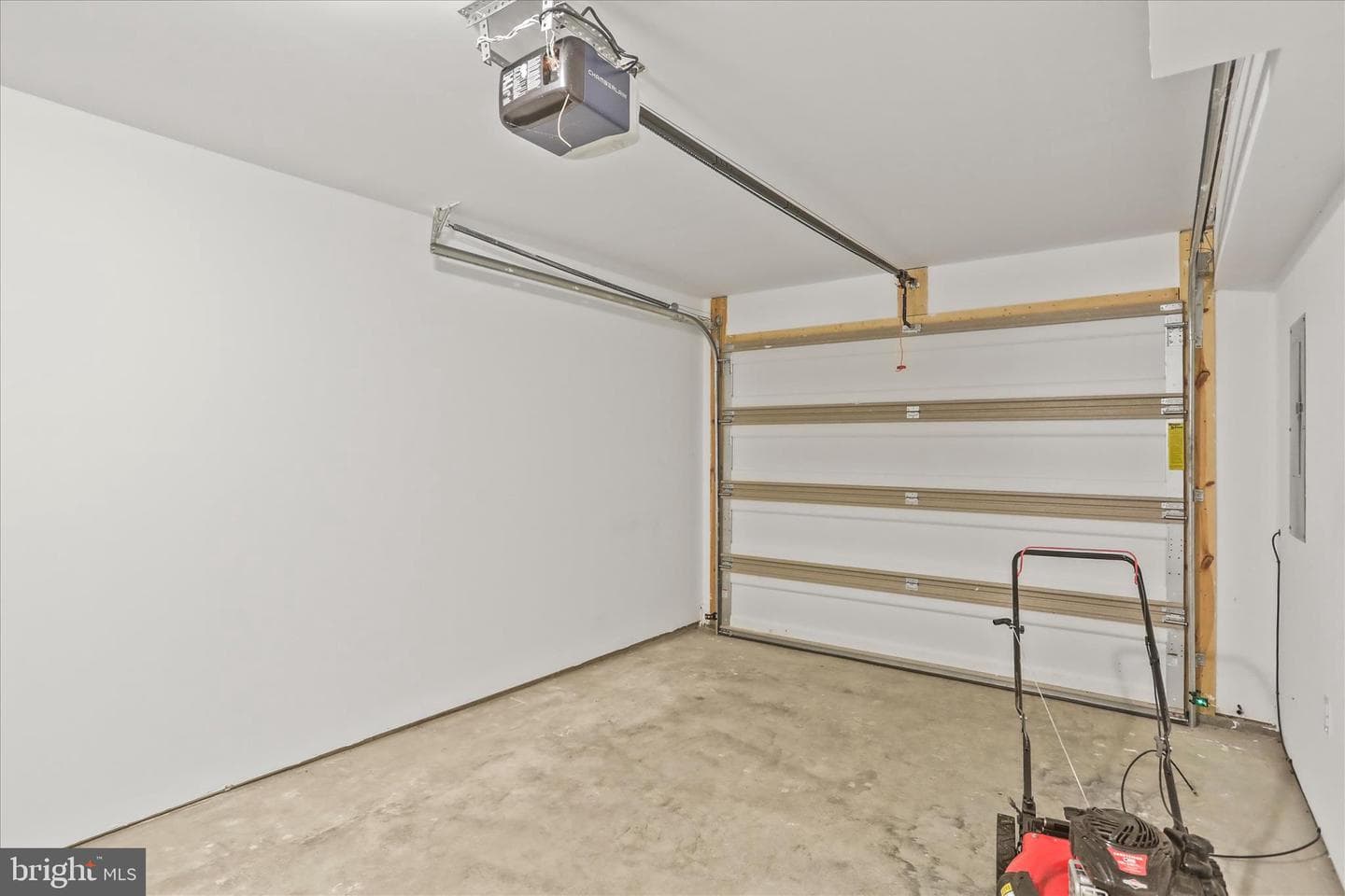 8820 Hillside Way photo 7
