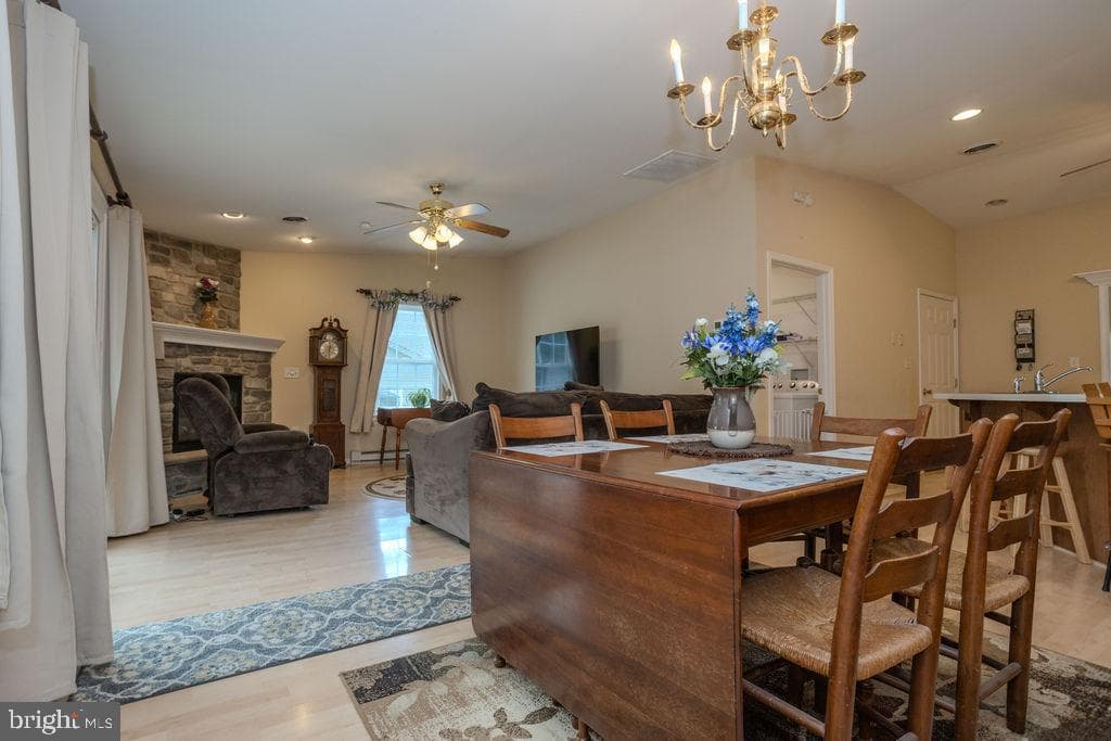 159 Ginkgo Court photo 12