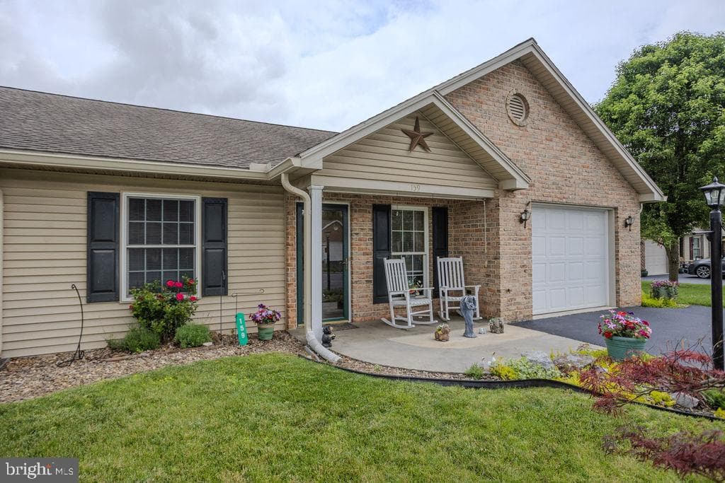 159 Ginkgo Court photo 2