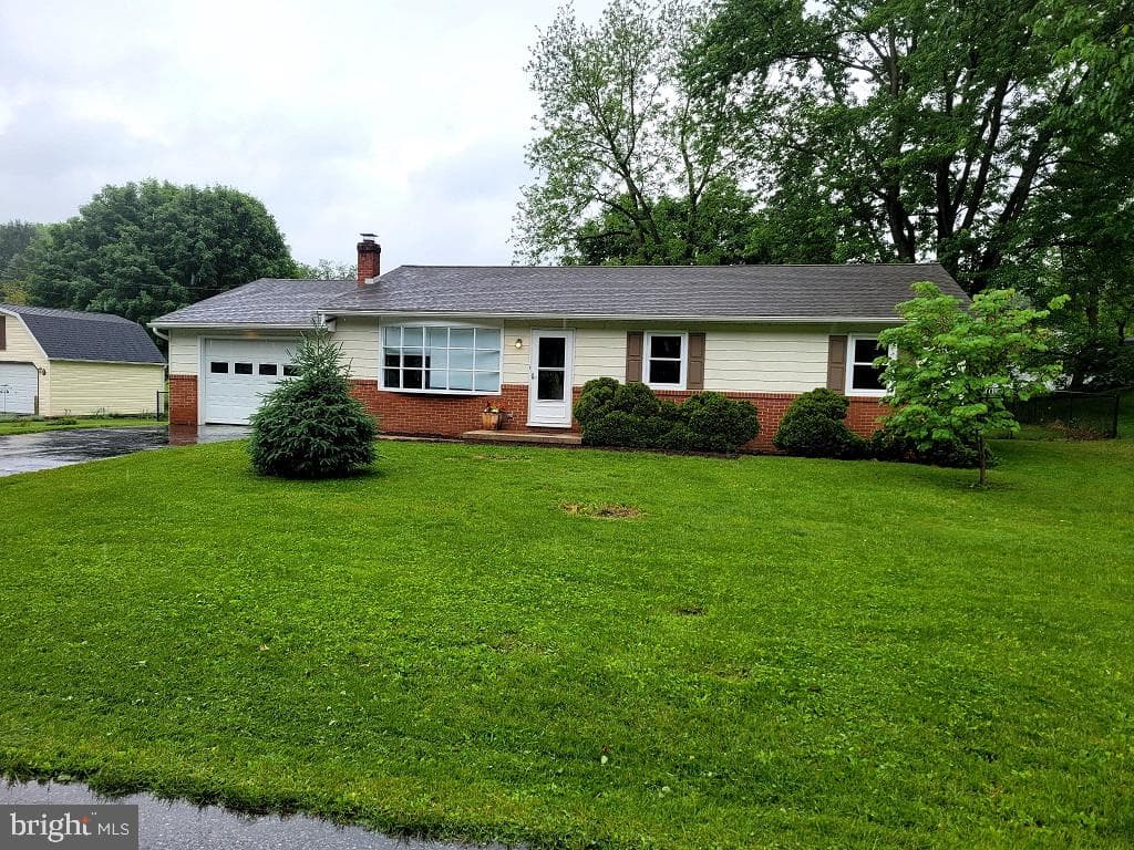 160 Echo Drive photo 3