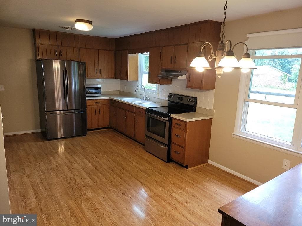 160 Echo Drive photo 8
