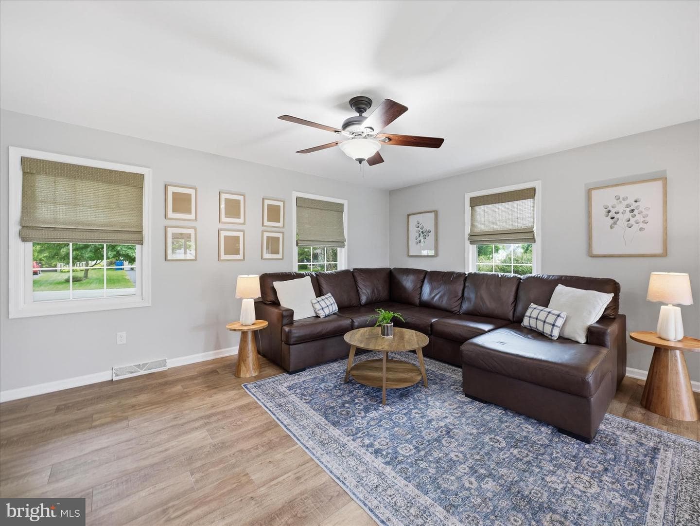 384 Leedy Way E photo 14
