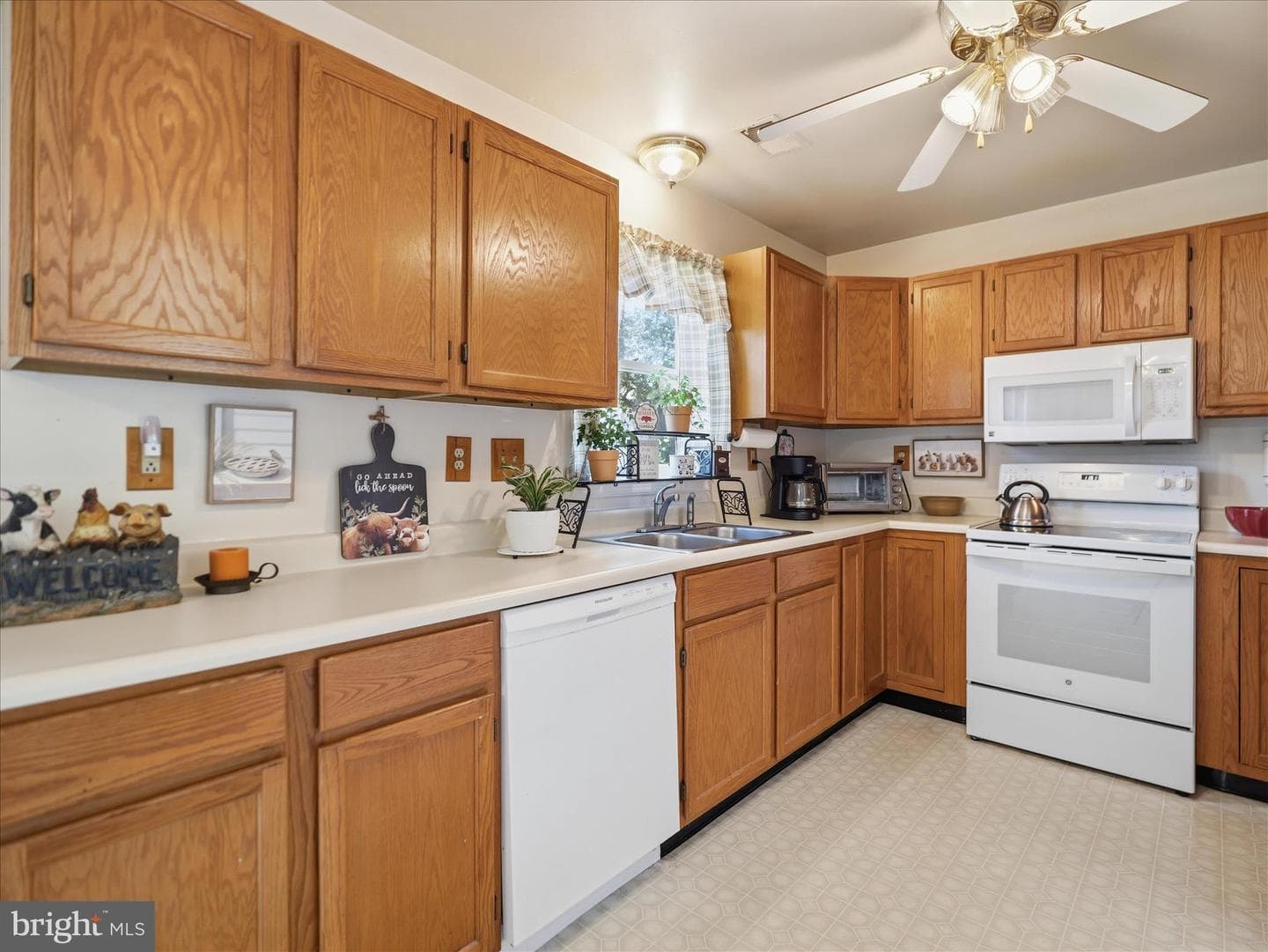 521 Bracken Drive photo 9