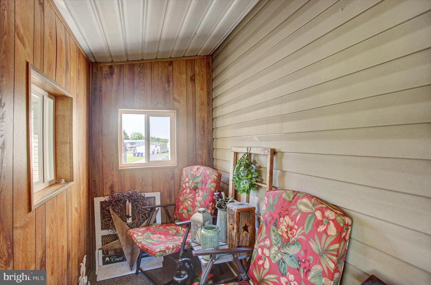 64 Tiffany Drive photo 3