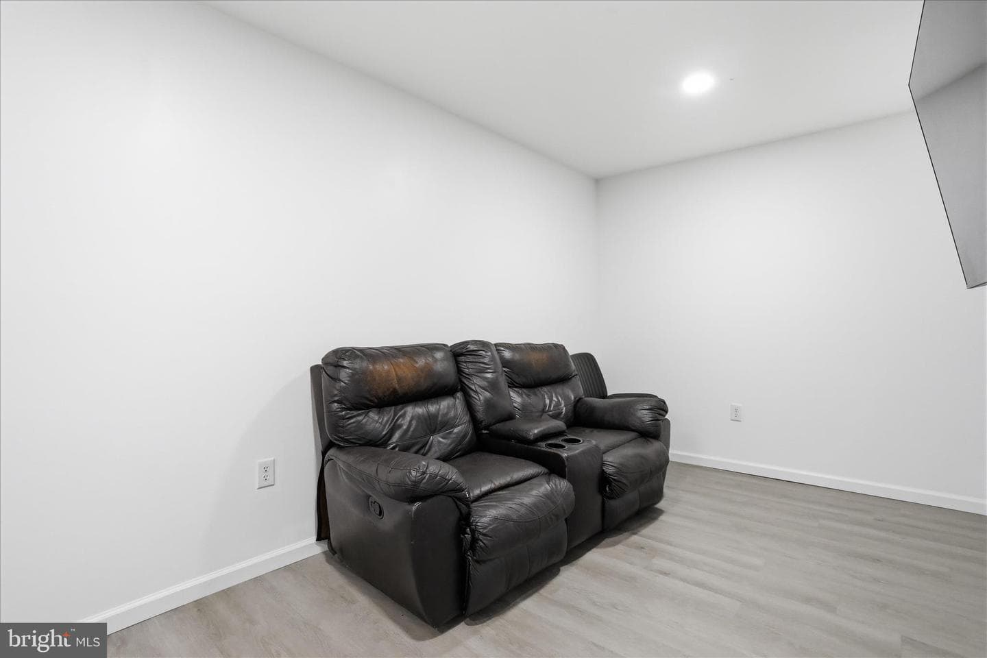 15 Canterbury Drive photo 31
