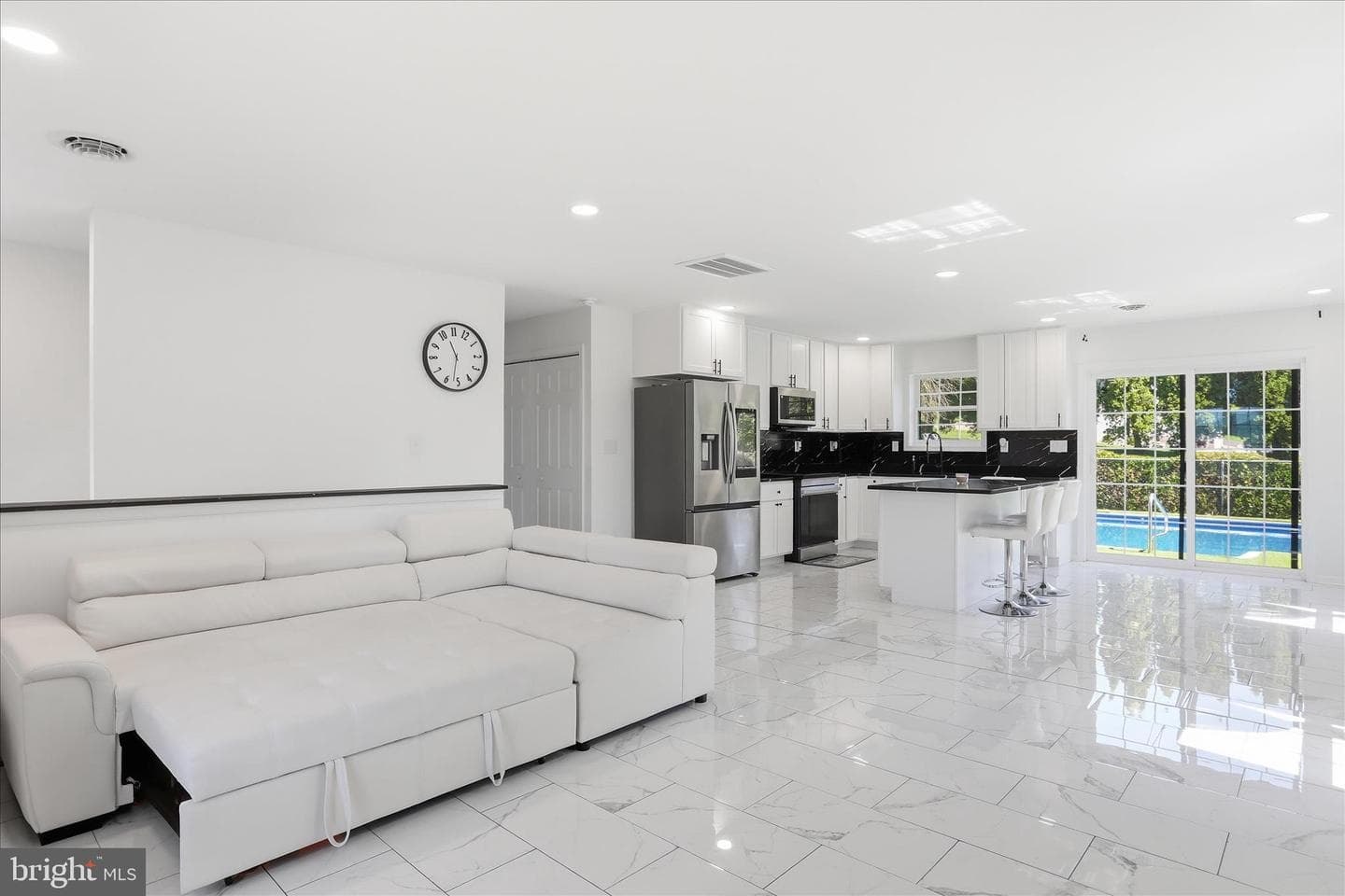 15 Canterbury Drive photo 9