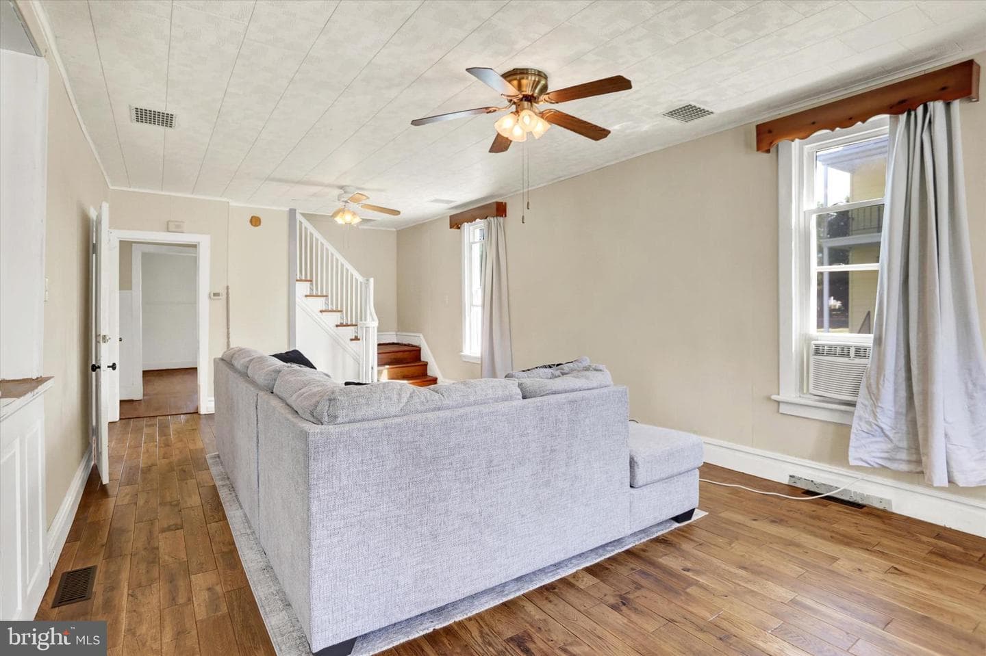 1115 Scotland Avenue photo 11