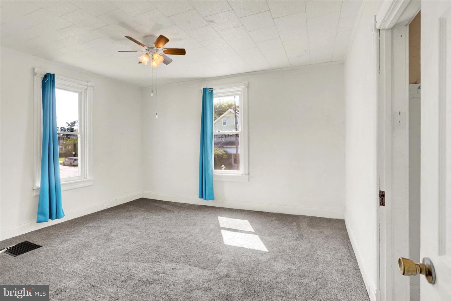 1115 Scotland Avenue photo 25