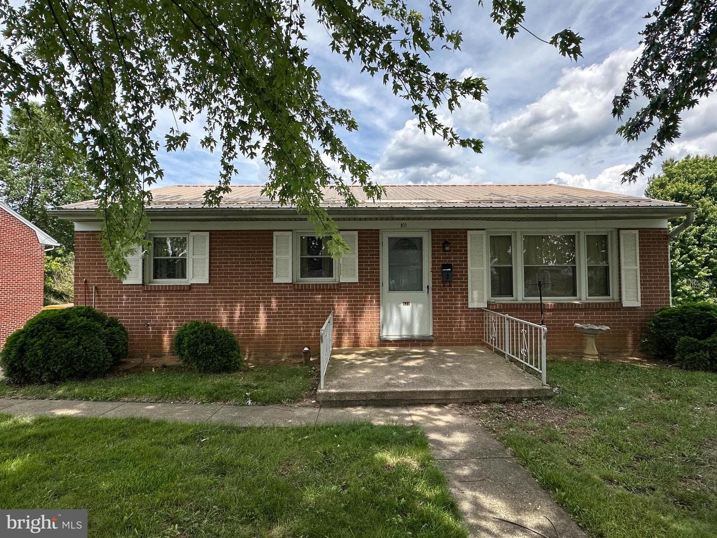 831 Fairview Avenue