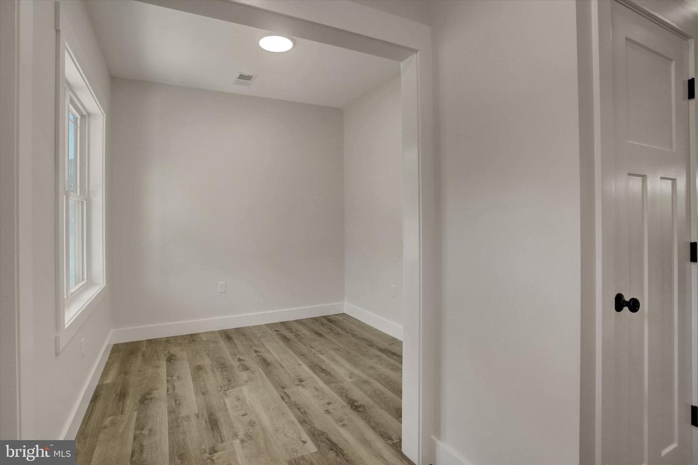 695 Karvois Court photo 5