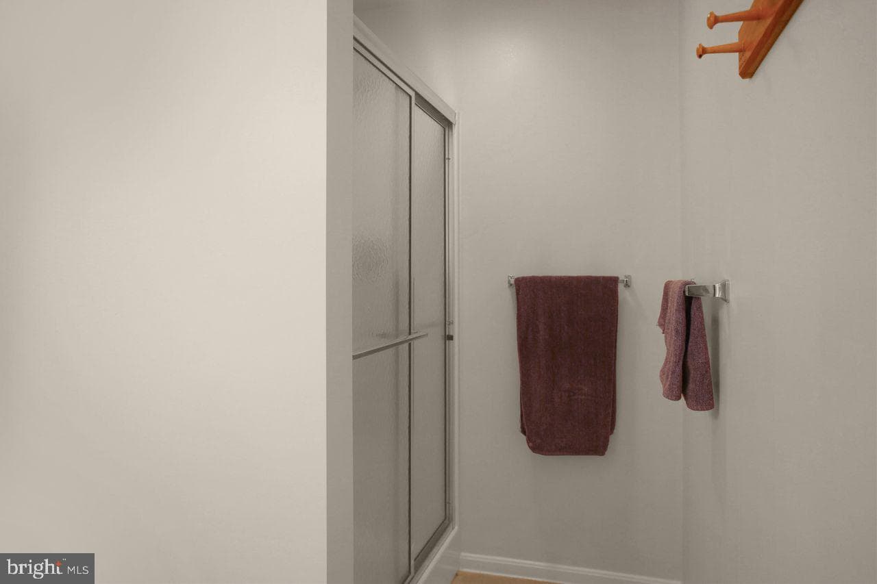 176 Lantern Ln photo 25