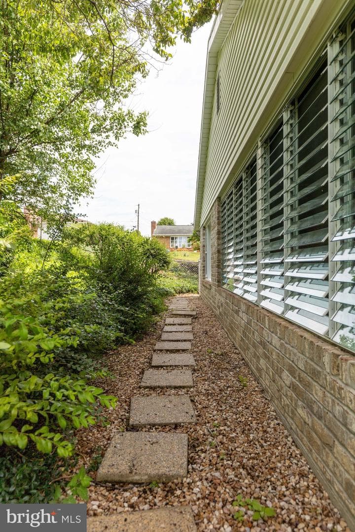 222 Harvest Lane photo 19