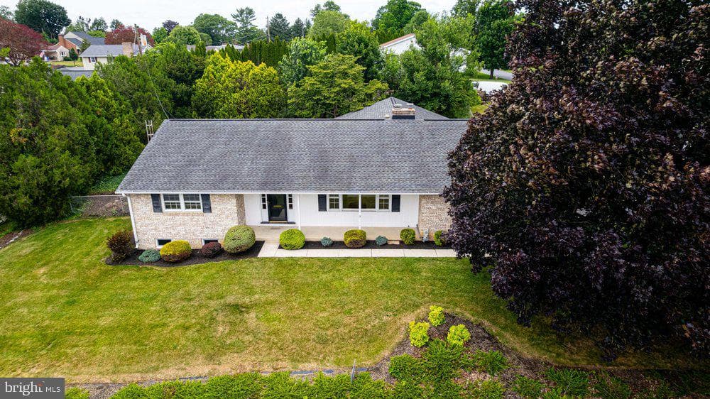 222 Harvest Lane photo 3