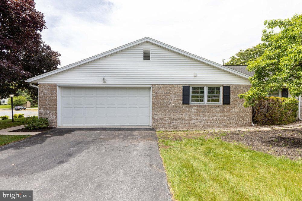 222 Harvest Lane photo 6