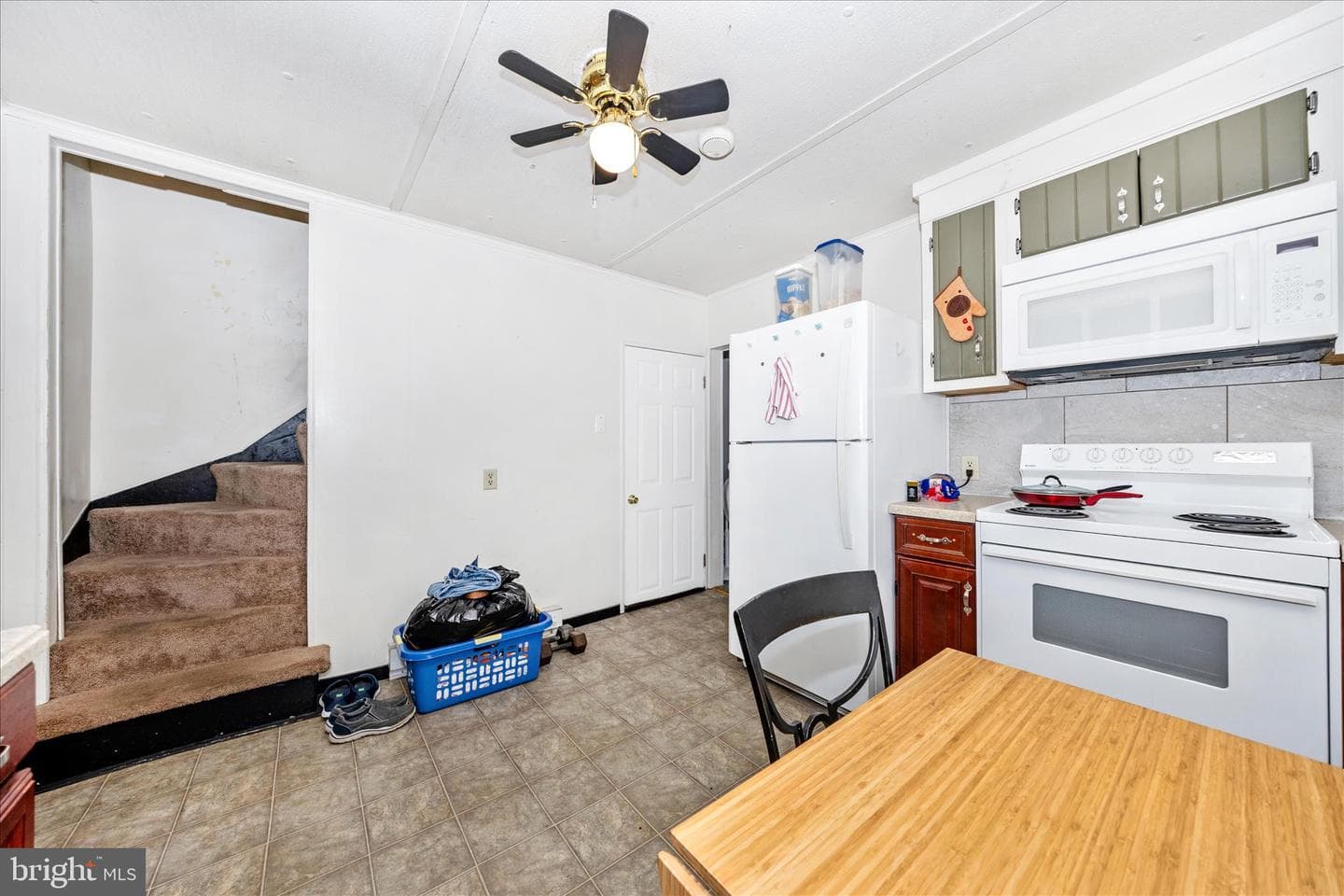 455-457 W 5th Street photo 18