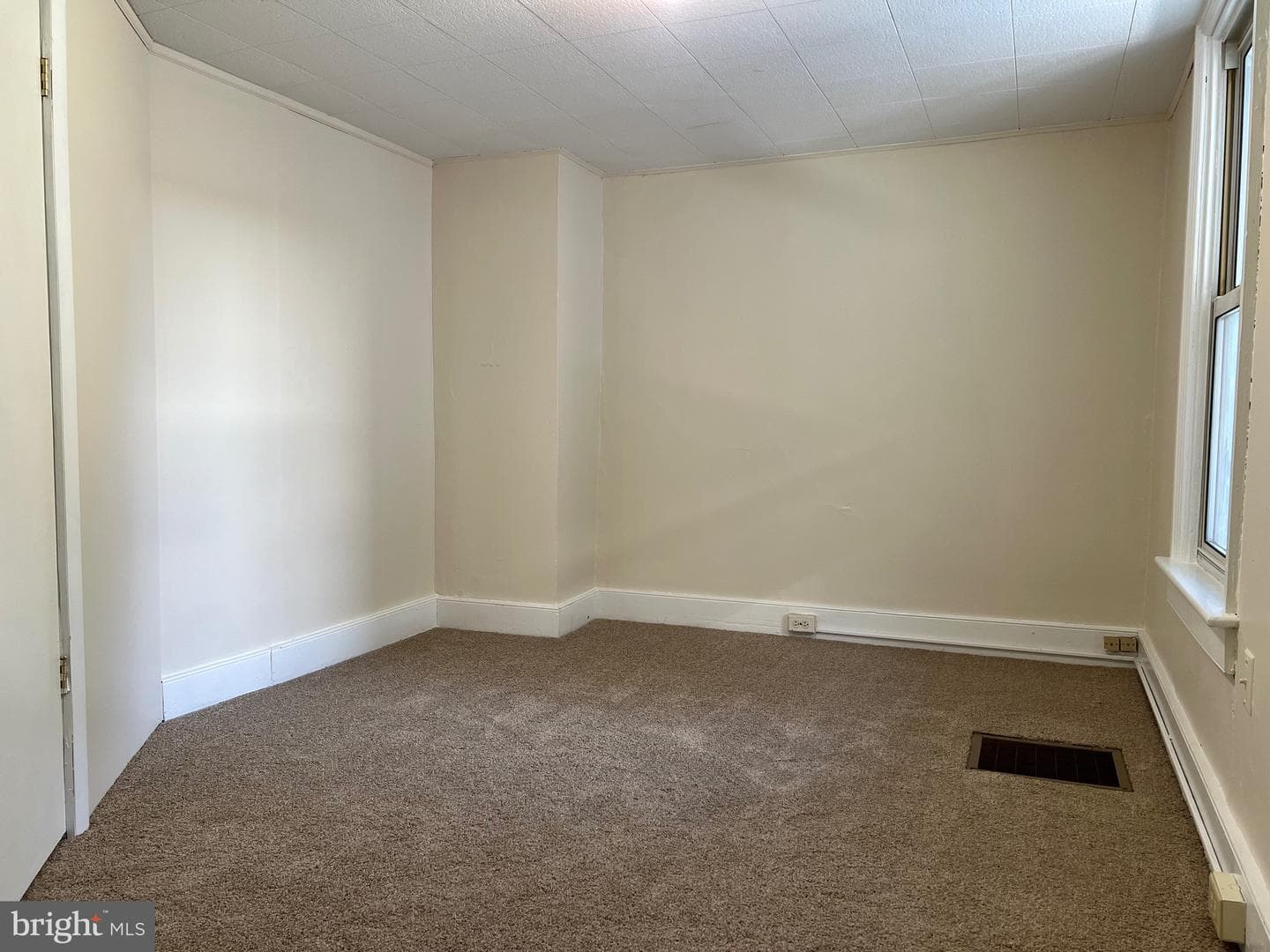 323 Hood Street photo 14