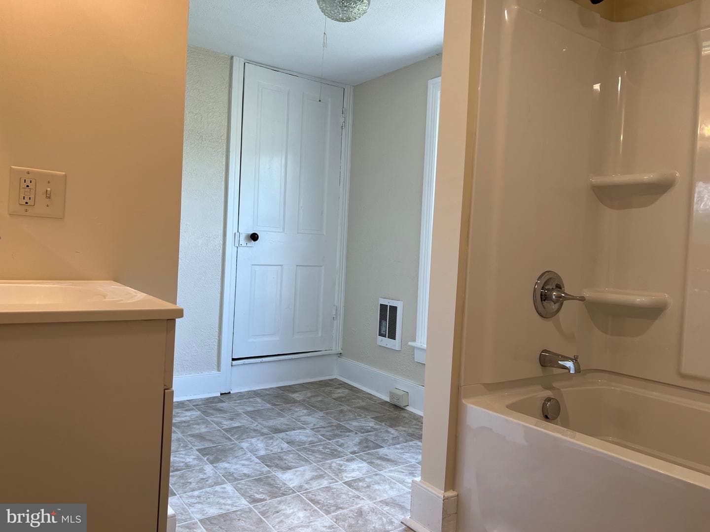 323 Hood Street photo 22