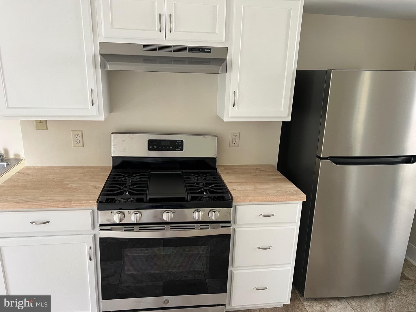323 Hood Street photo 4