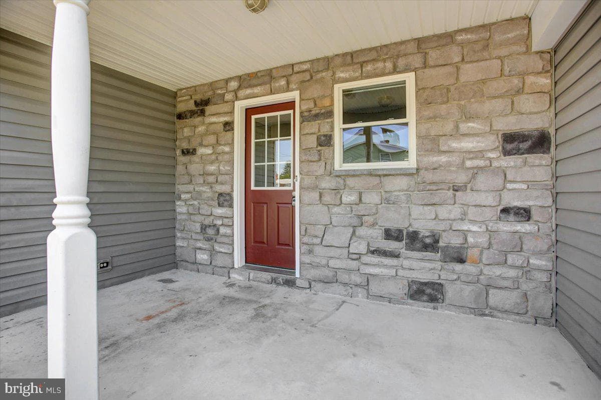 604 Fairview Avenue photo 4