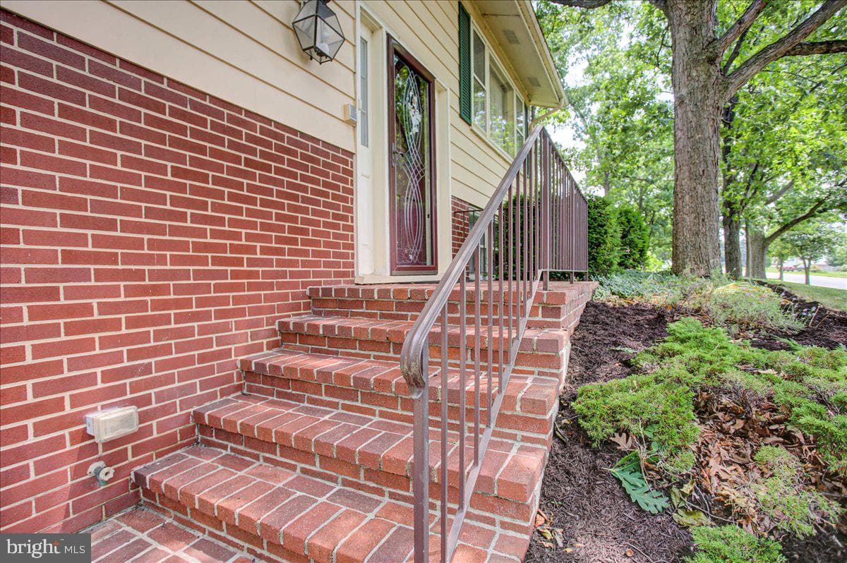 1355 Siloam Road photo 3
