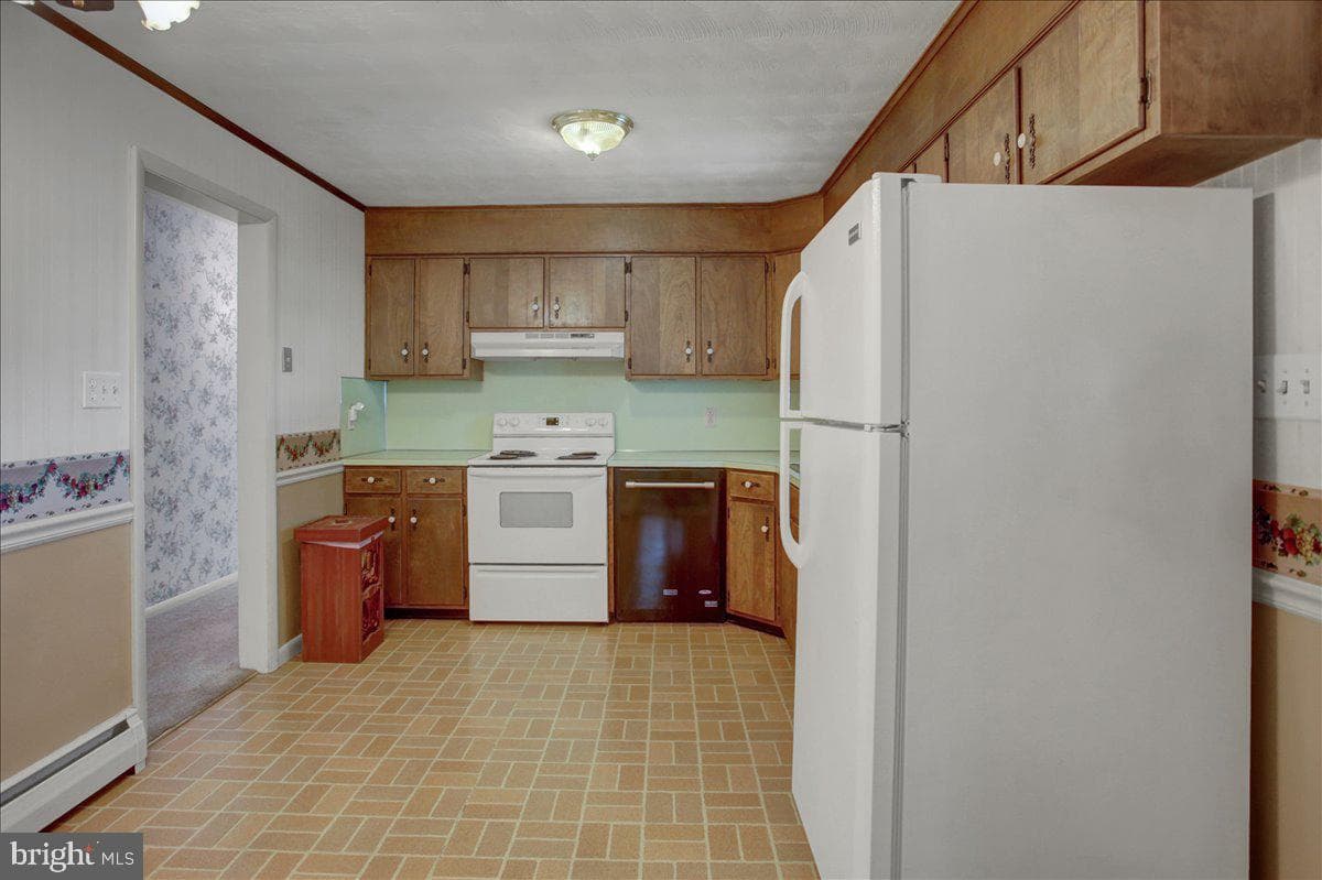 1355 Siloam Road photo 8