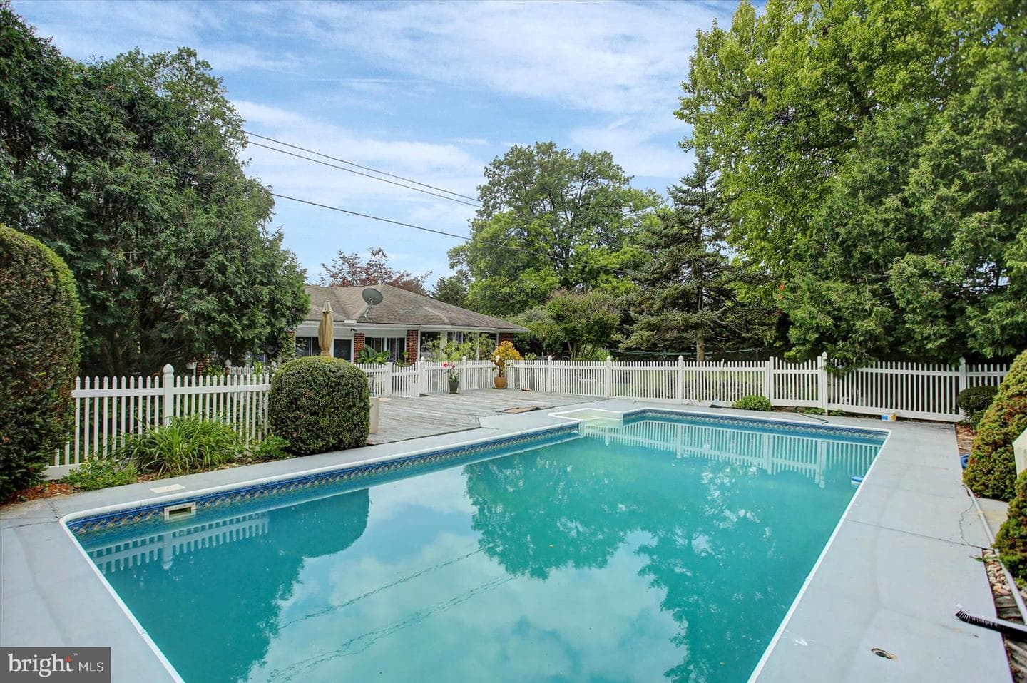 405 Westover Road photo 13