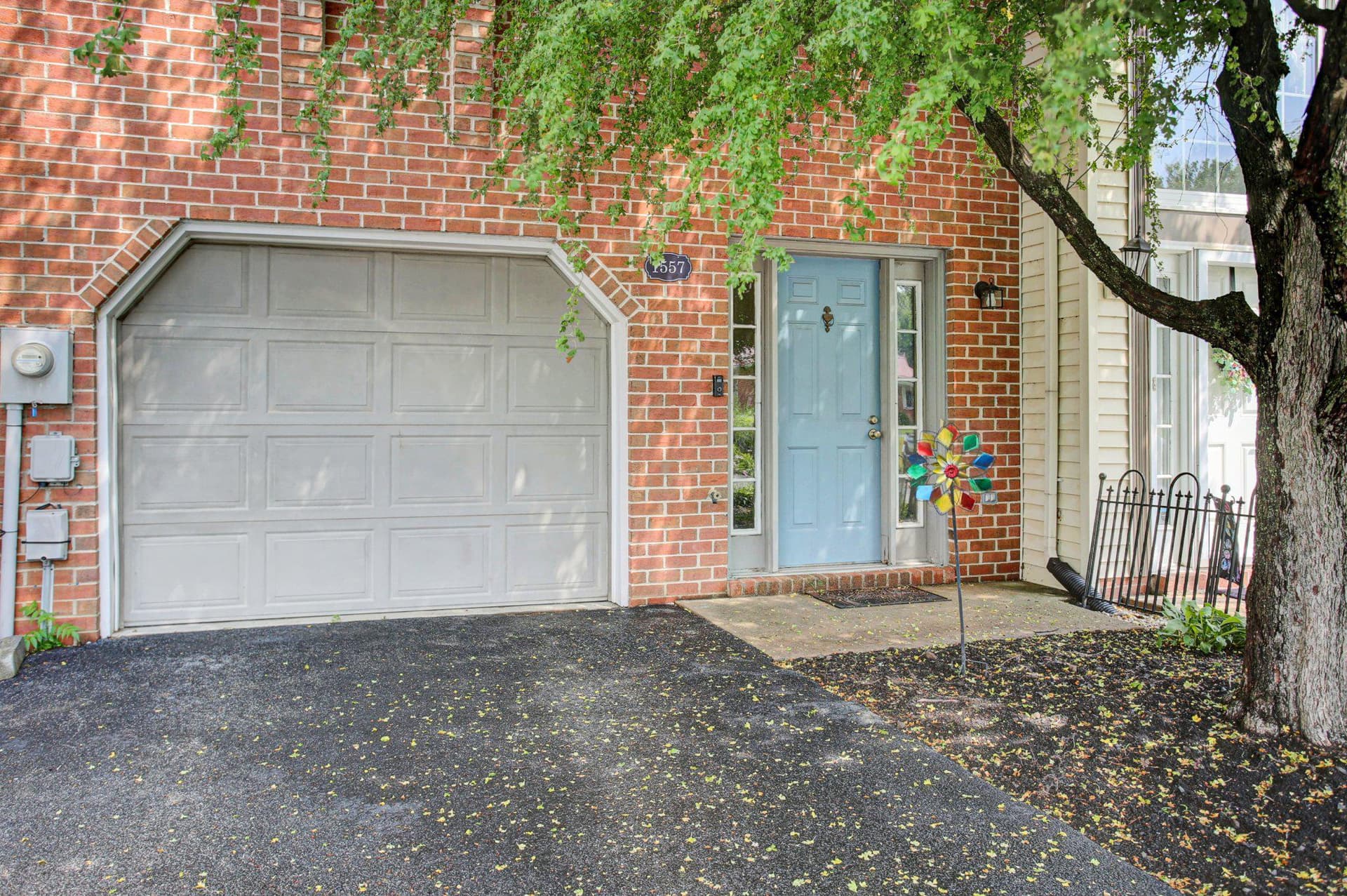 1557 Brechbill Road photo 3