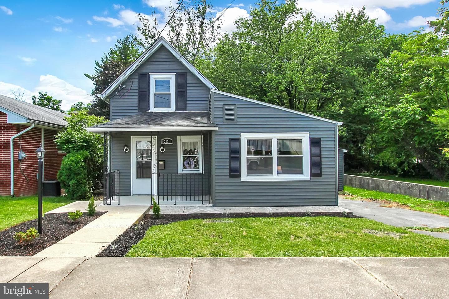 202 W Fifth Street