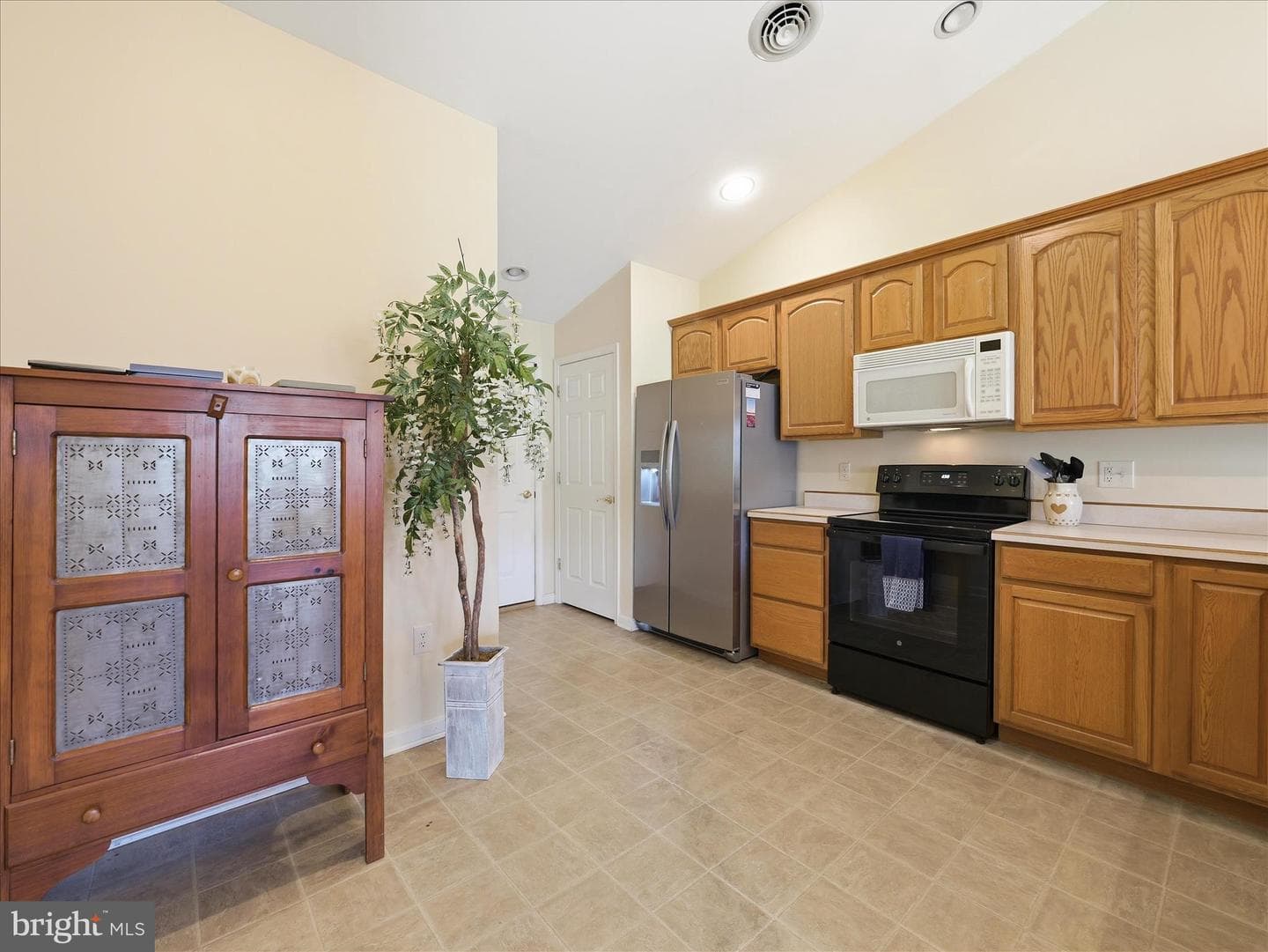 456 Moss Spring Avenue photo 26