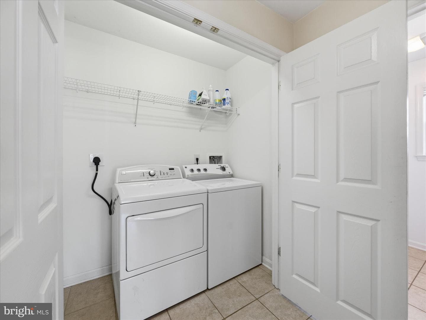 456 Moss Spring Avenue photo 8