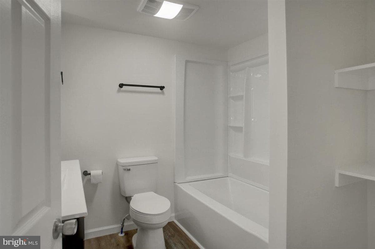 8179 Lincoln Way East photo 20