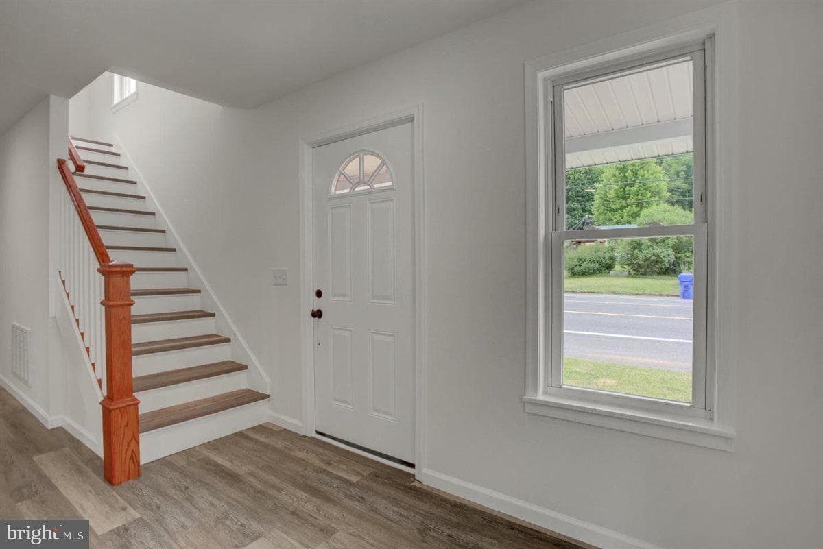 8179 Lincoln Way East photo 8