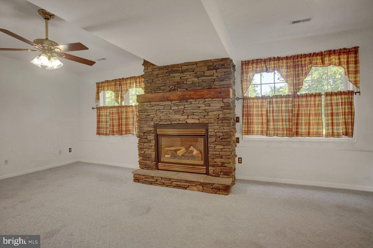 8333 Buchanan Trail W photo 40
