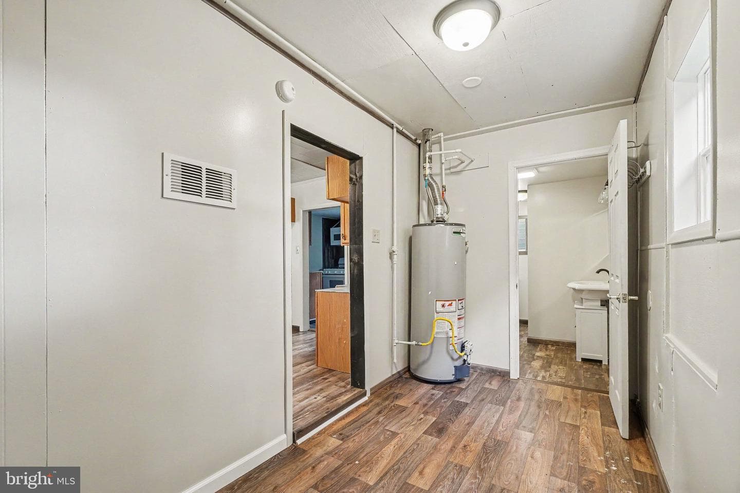 222 W 4th St photo 12