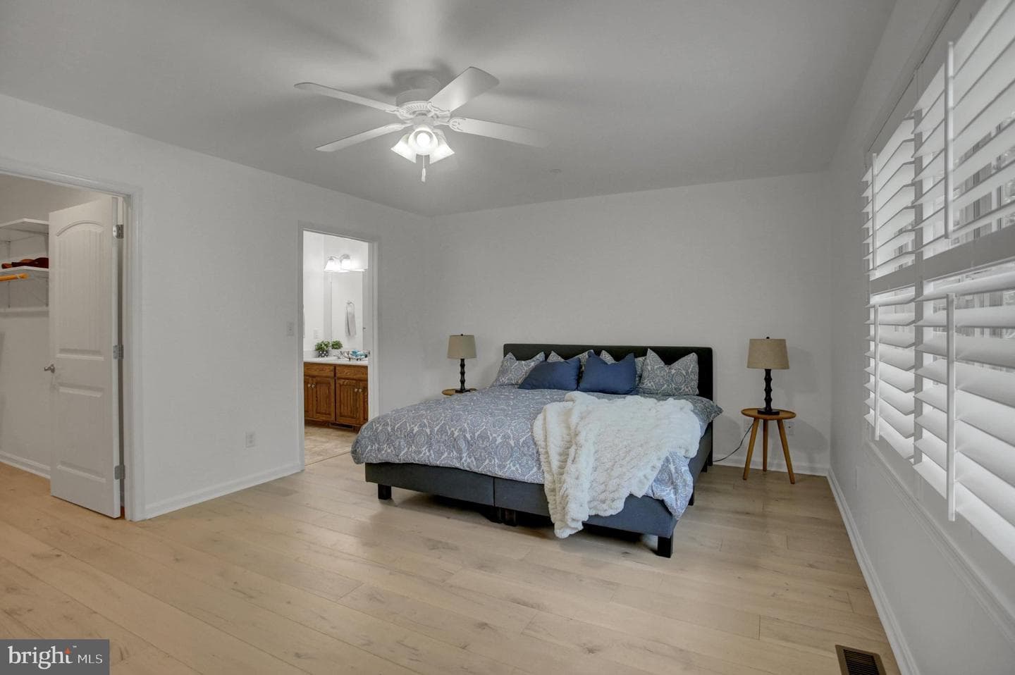 625 Shook Court W photo 14