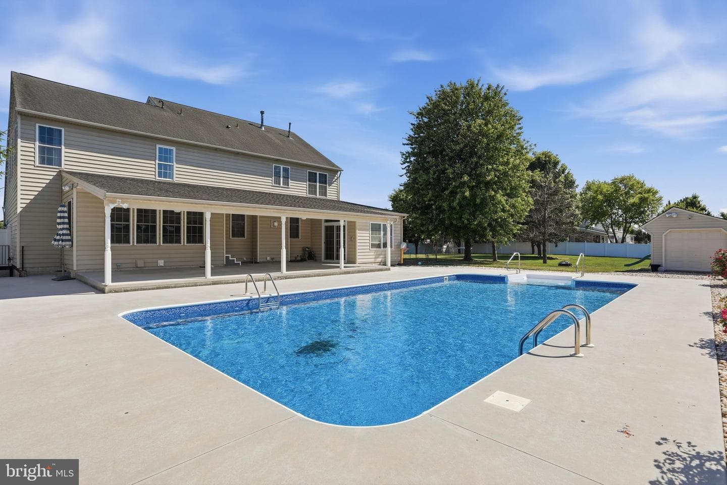 2419 Somerset Road photo 13