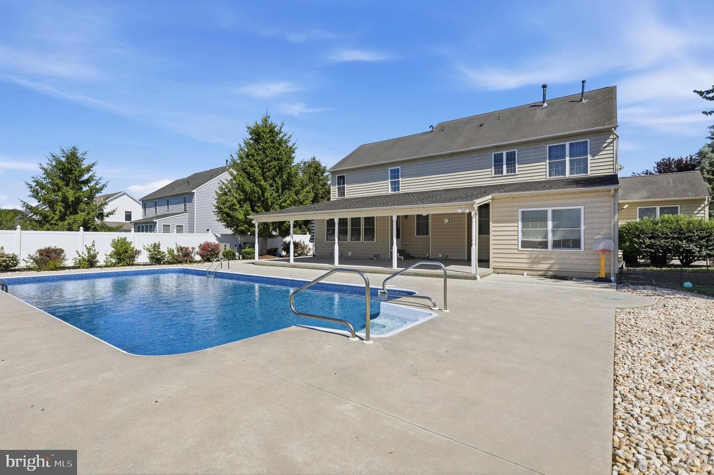 2419 Somerset Road photo 15