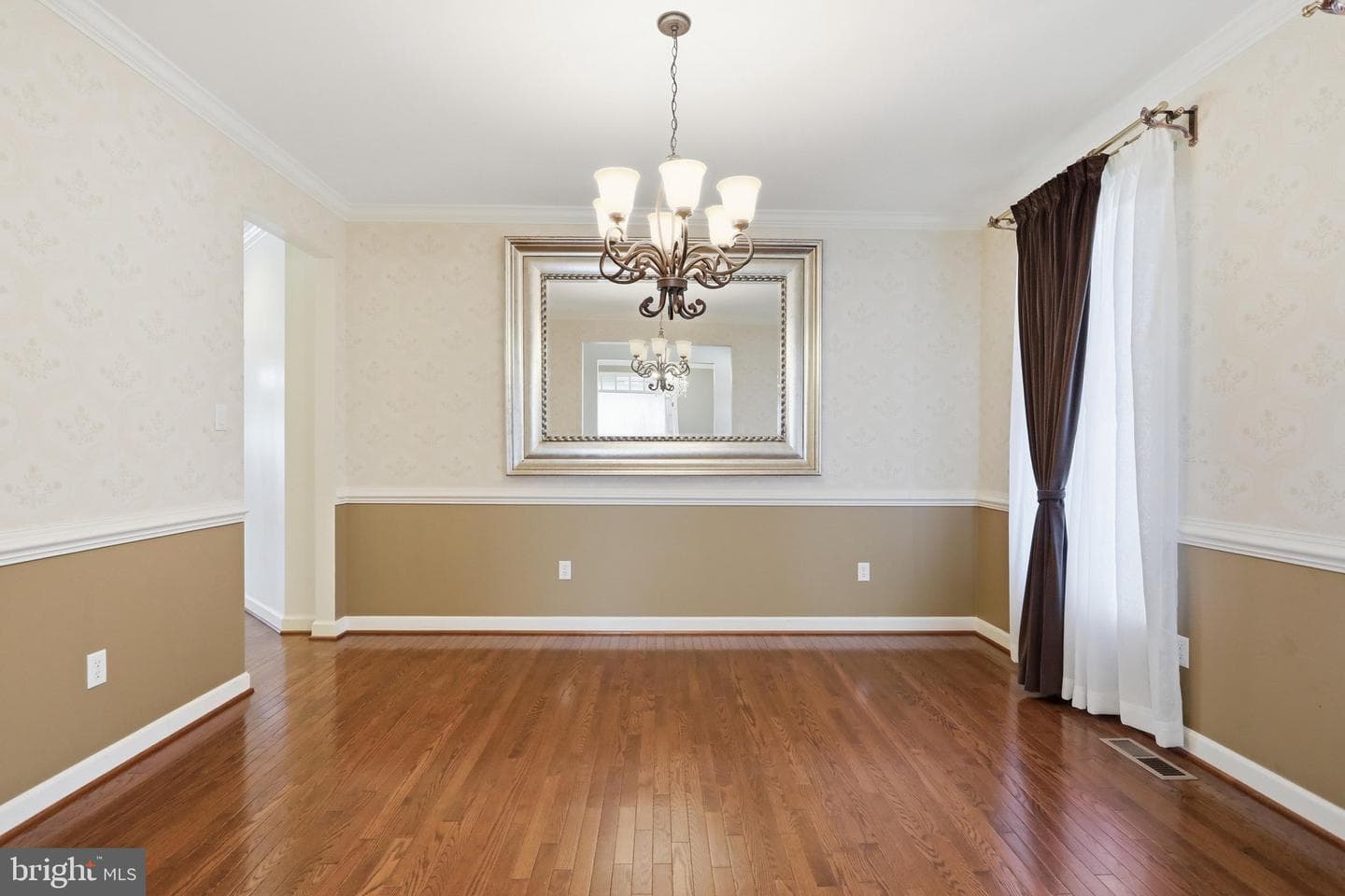 2419 Somerset Road photo 33