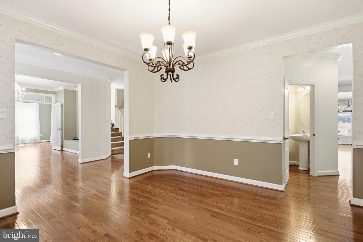 2419 Somerset Road photo 35