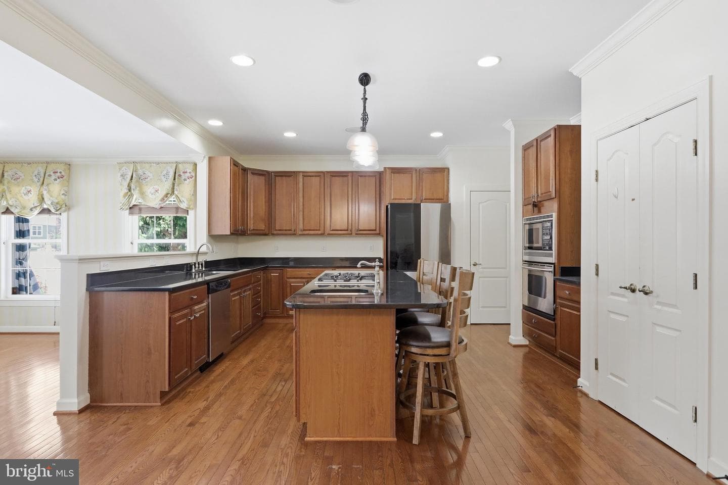 2419 Somerset Road photo 38