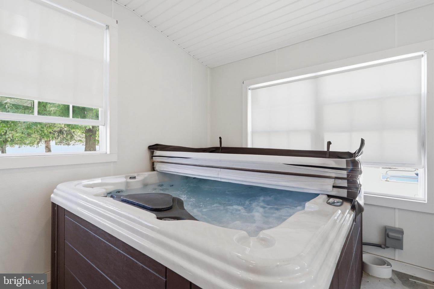 2419 Somerset Road photo 50