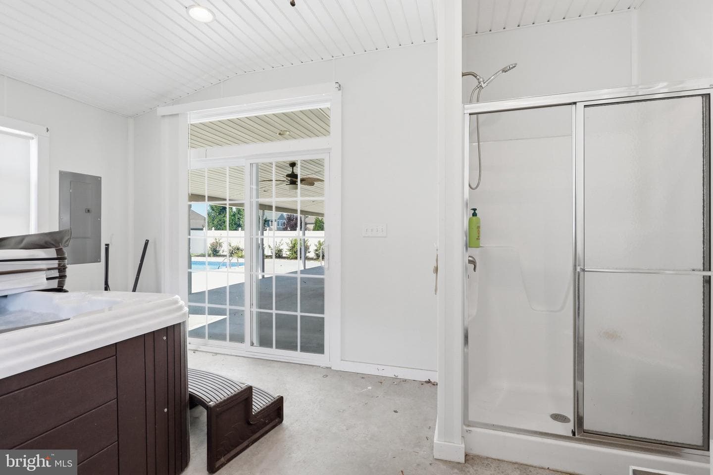 2419 Somerset Road photo 51