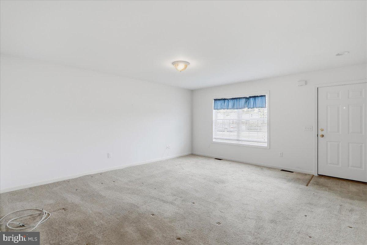 22 E Ninth Street photo 3