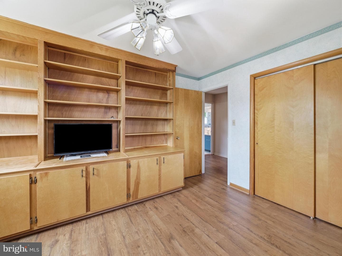207 Sherwood Drive photo 27