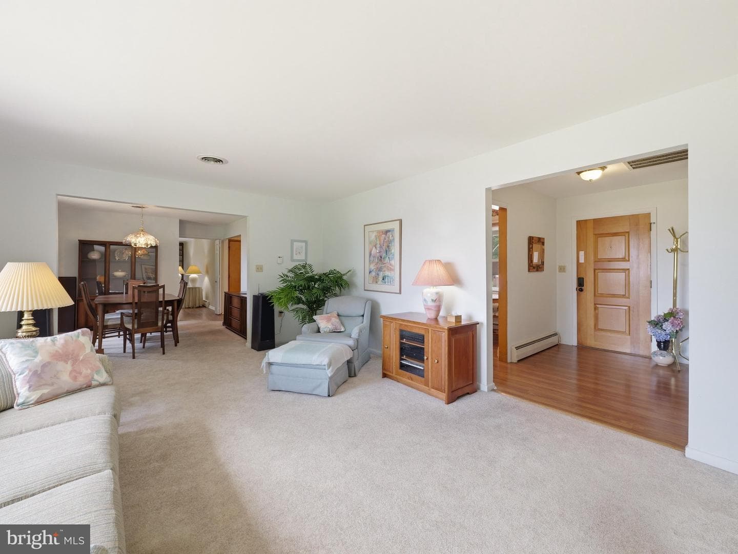207 Sherwood Drive photo 8