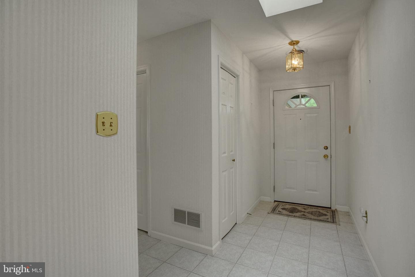 127 Chancellor Drive photo 5