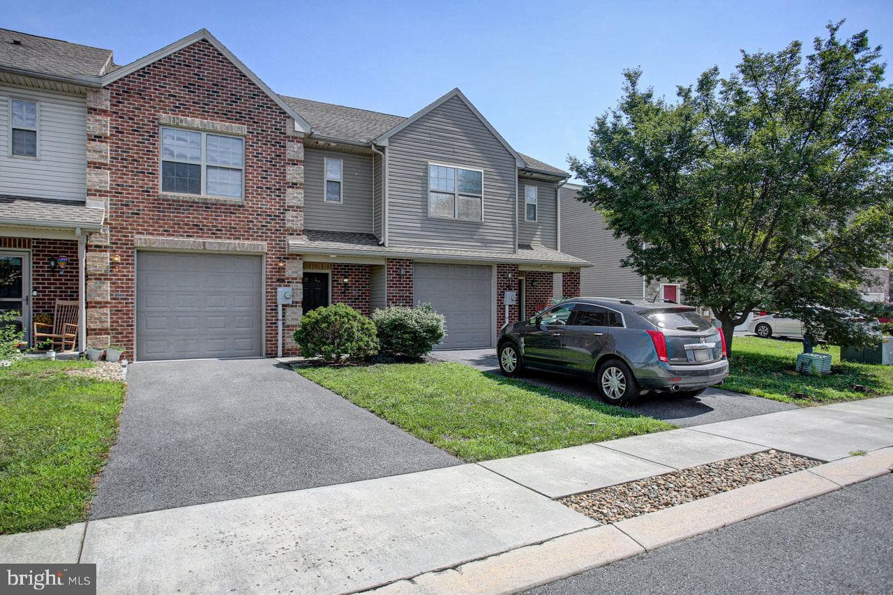 218 Meriweather Drive photo 3